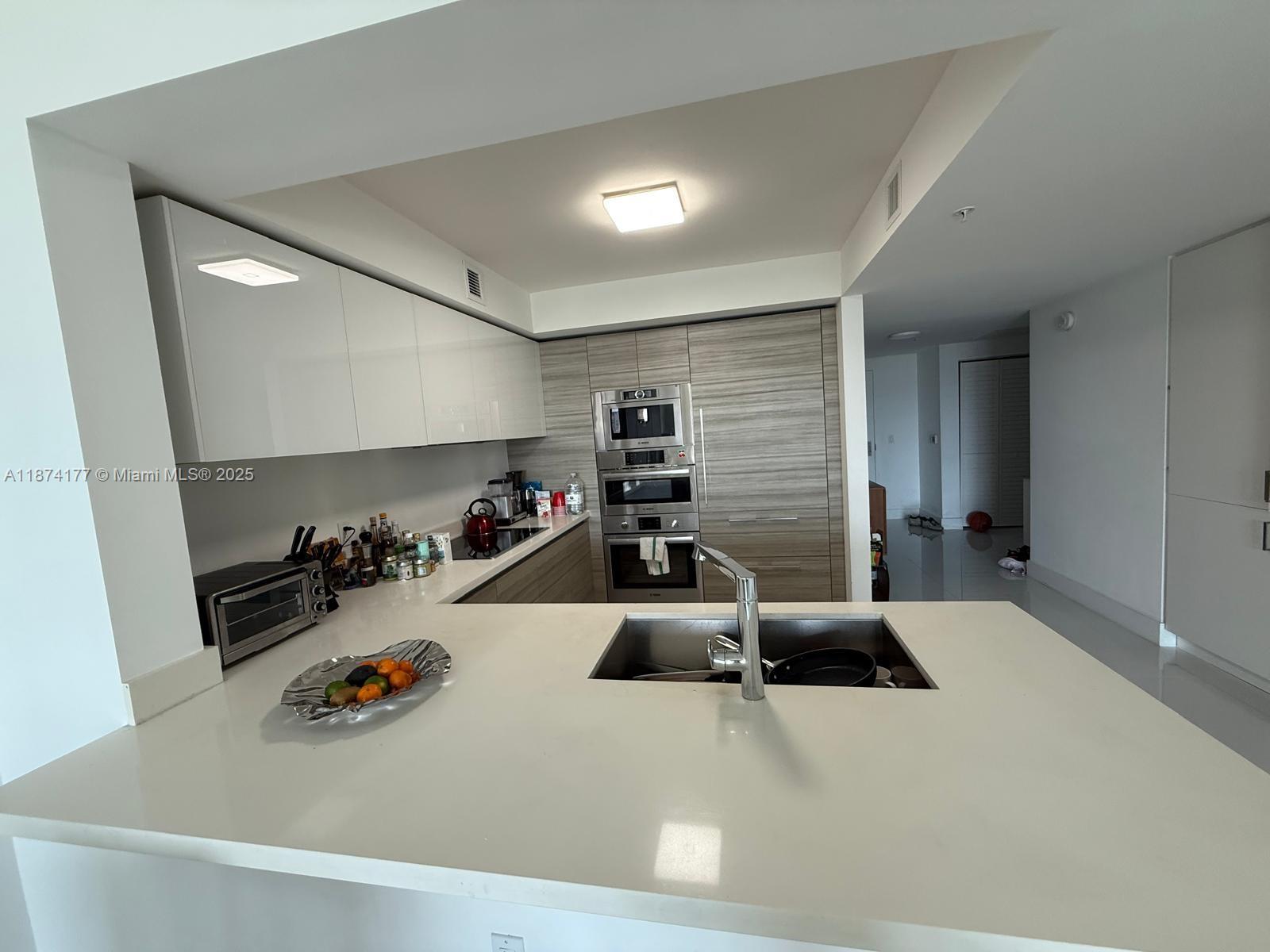 4-803 2 / 3 1524 sq. ft. $ 2025-09-08 0 foto