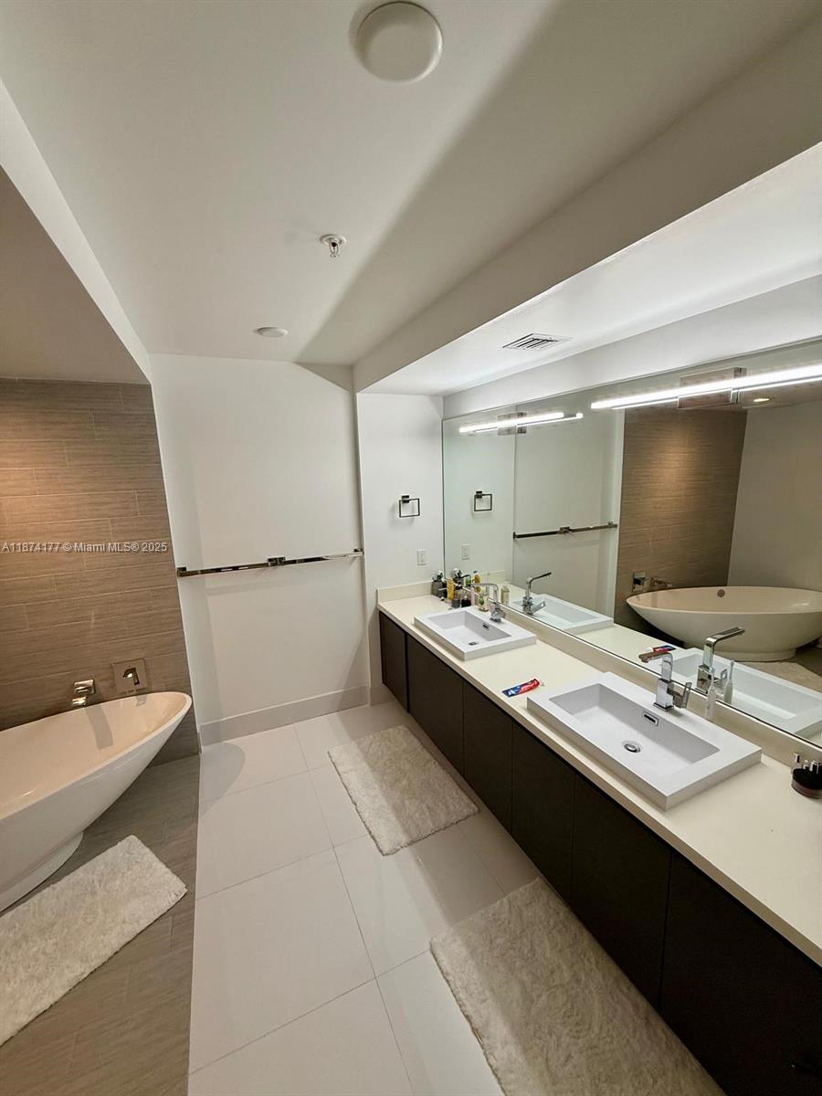 4-803 2 / 3 1524 sq. ft. $ 2025-09-08 0 foto
