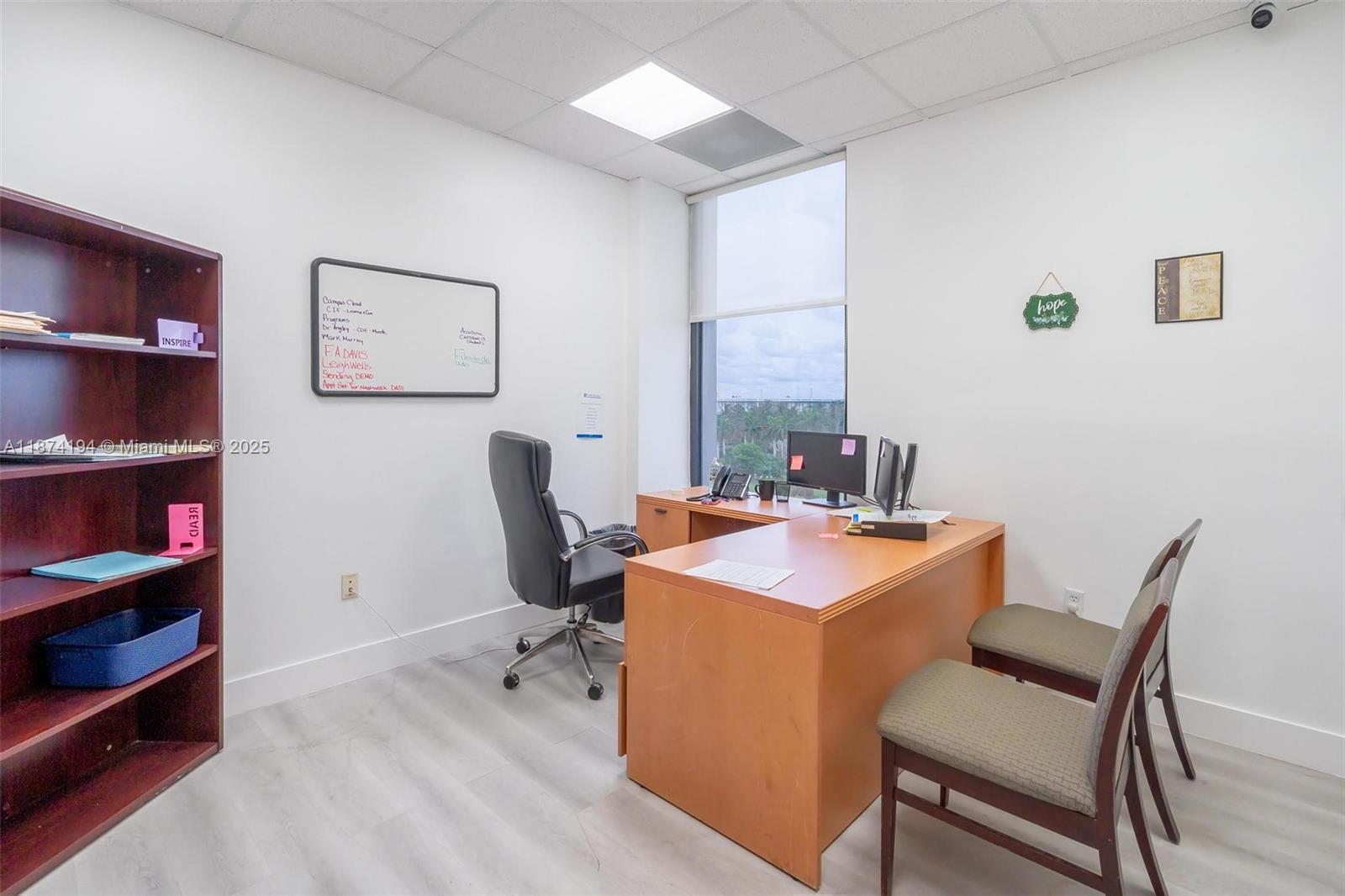 500  /   sq. ft. $ 2025-09-08 0 Photo