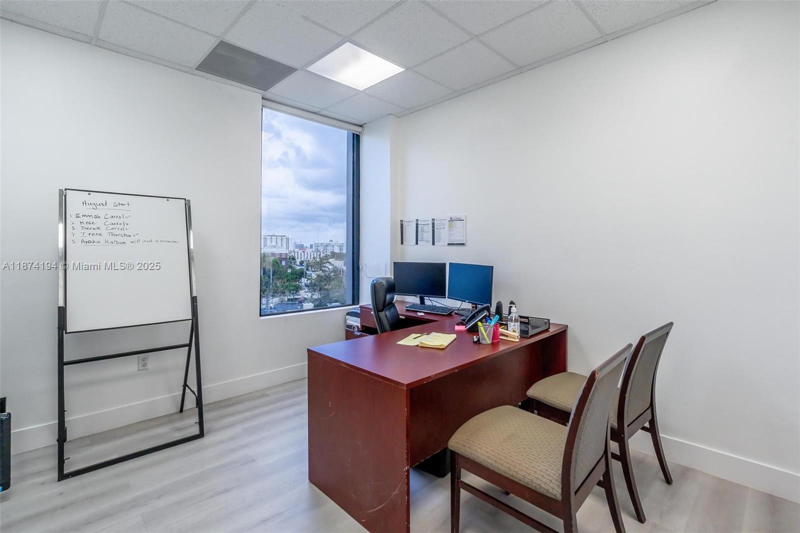 500  /   sq. ft. $ 2025-09-08 0 Photo