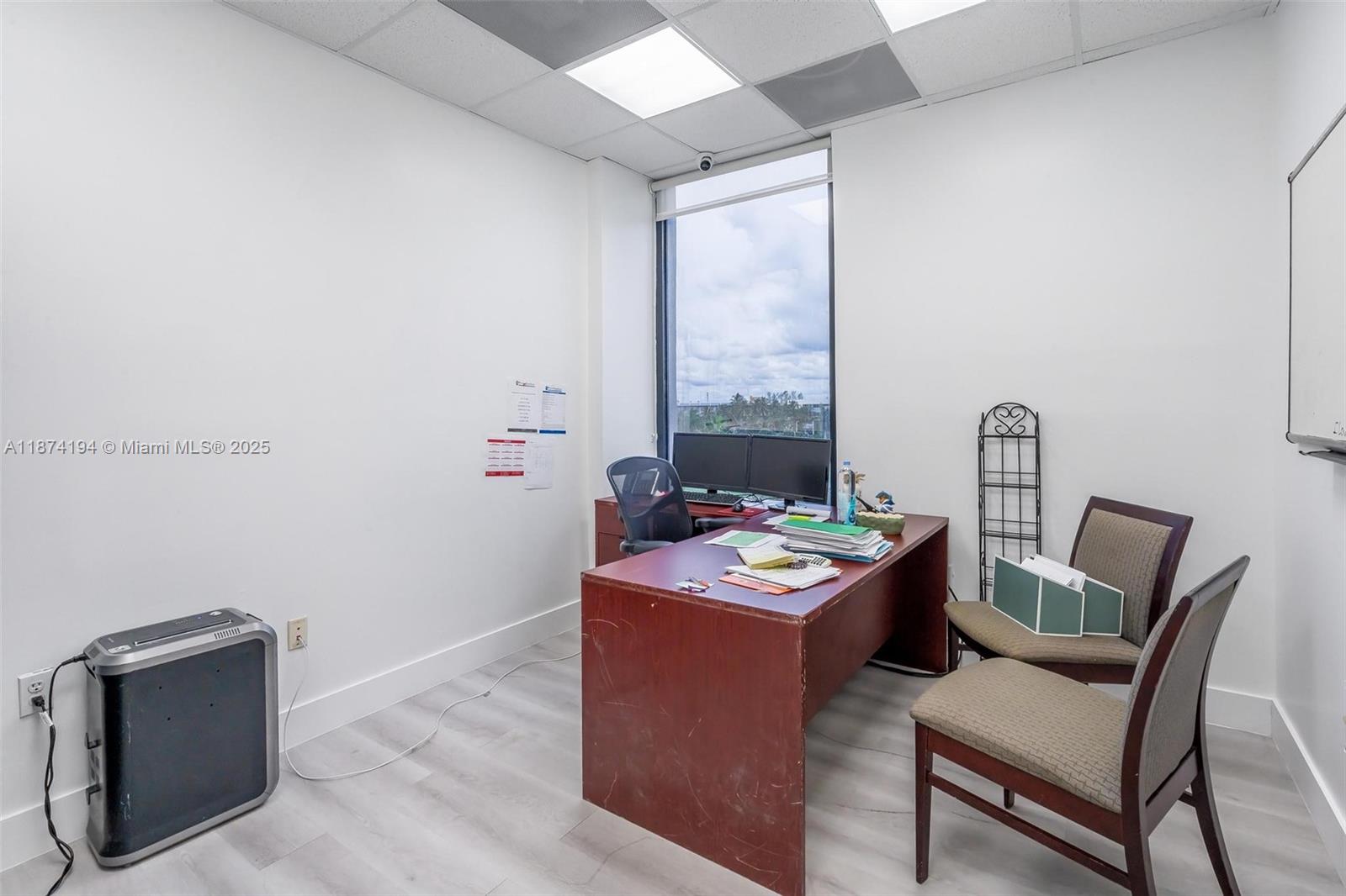 500  /   sq. ft. $ 2025-09-08 0 Photo