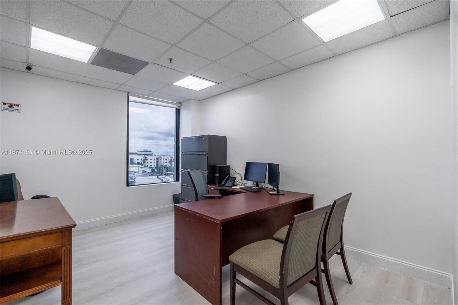 500  /   sq. ft. $ 2025-09-08 0 Photo