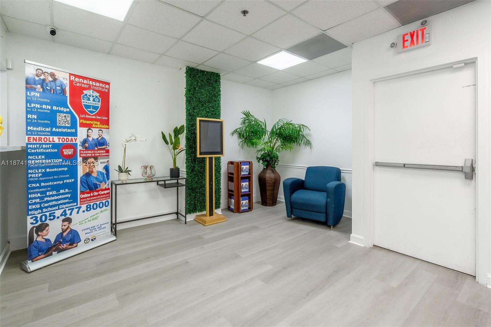 500  /   sq. ft. $ 2025-09-08 0 Photo