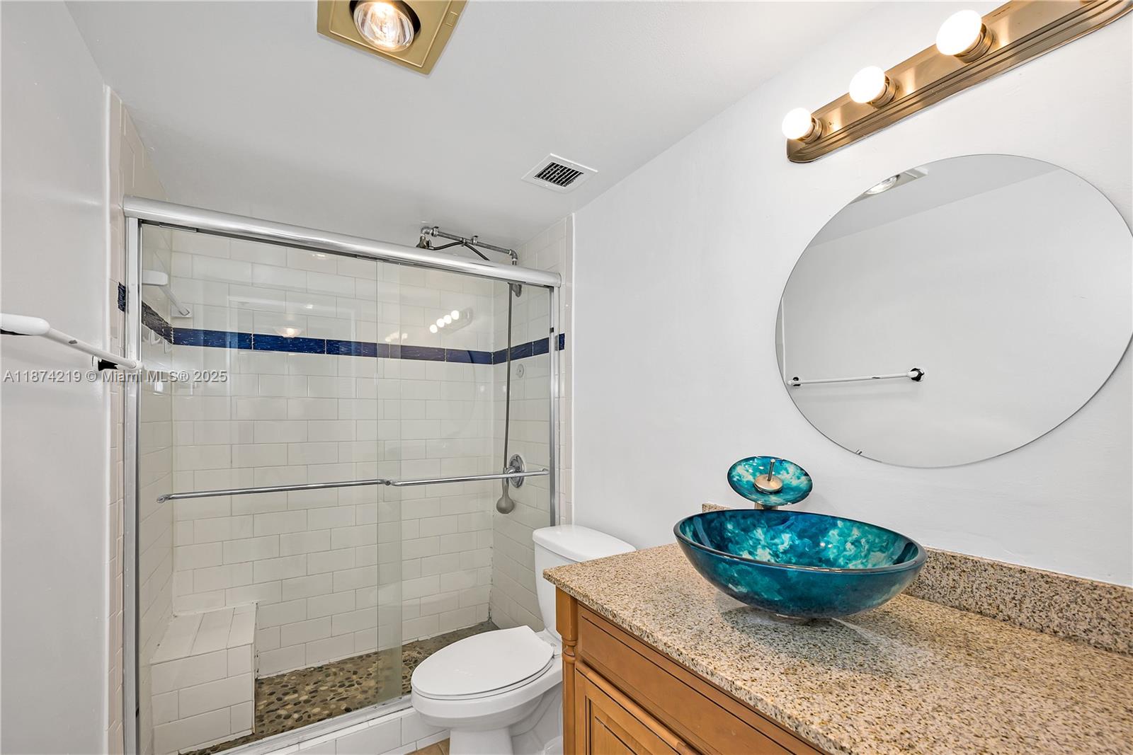 205 1 / 2 830 sq. ft. $ 2025-09-27 0 Photo