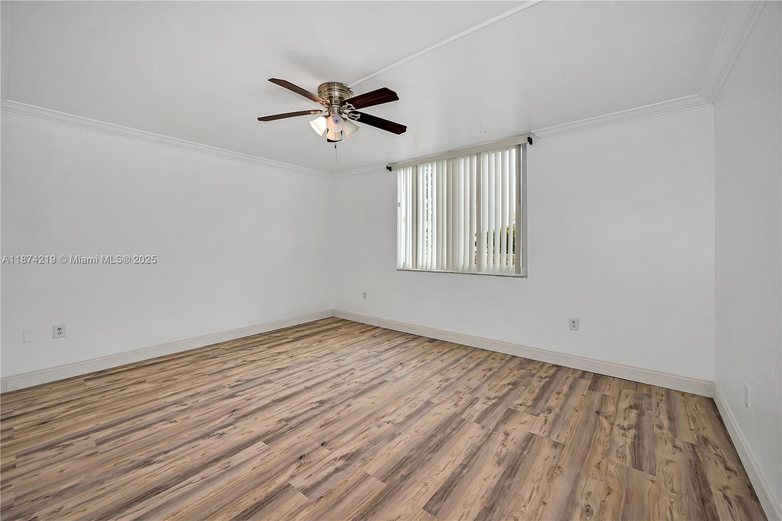 205 1 / 2 830 sq. ft. $ 2025-09-27 0 Photo