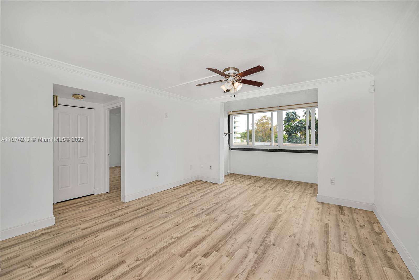 205 1 / 2 830 sq. ft. $ 2025-09-27 0 Photo