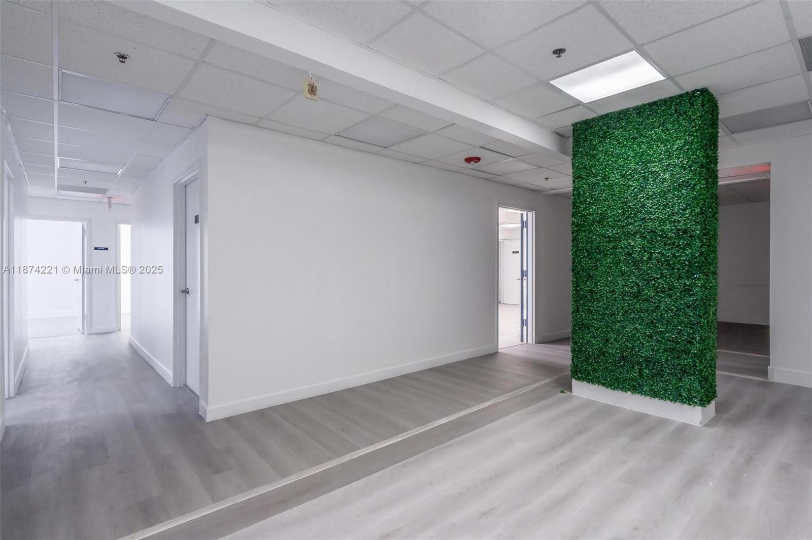 505  /   sq. ft. $ 2025-09-08 0 Photo