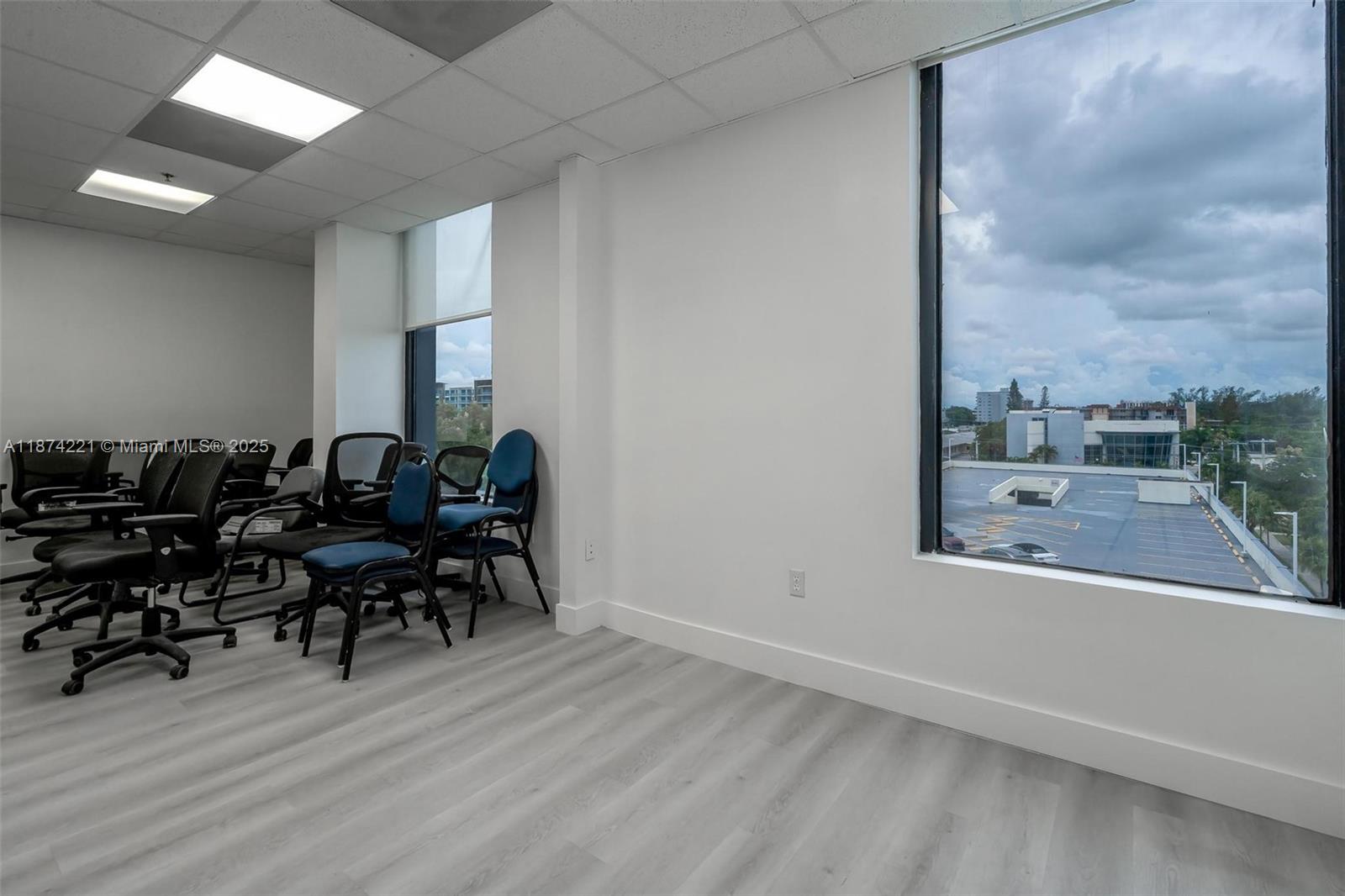 505  /   sq. ft. $ 2025-09-08 0 Photo