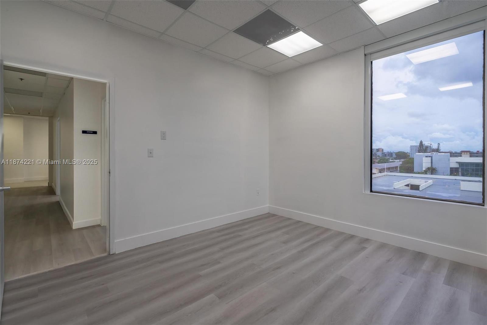 505  /   sq. ft. $ 2025-09-08 0 Photo
