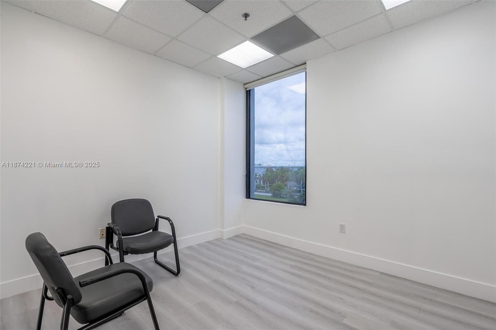 505  /   sq. ft. $ 2025-09-08 0 Photo