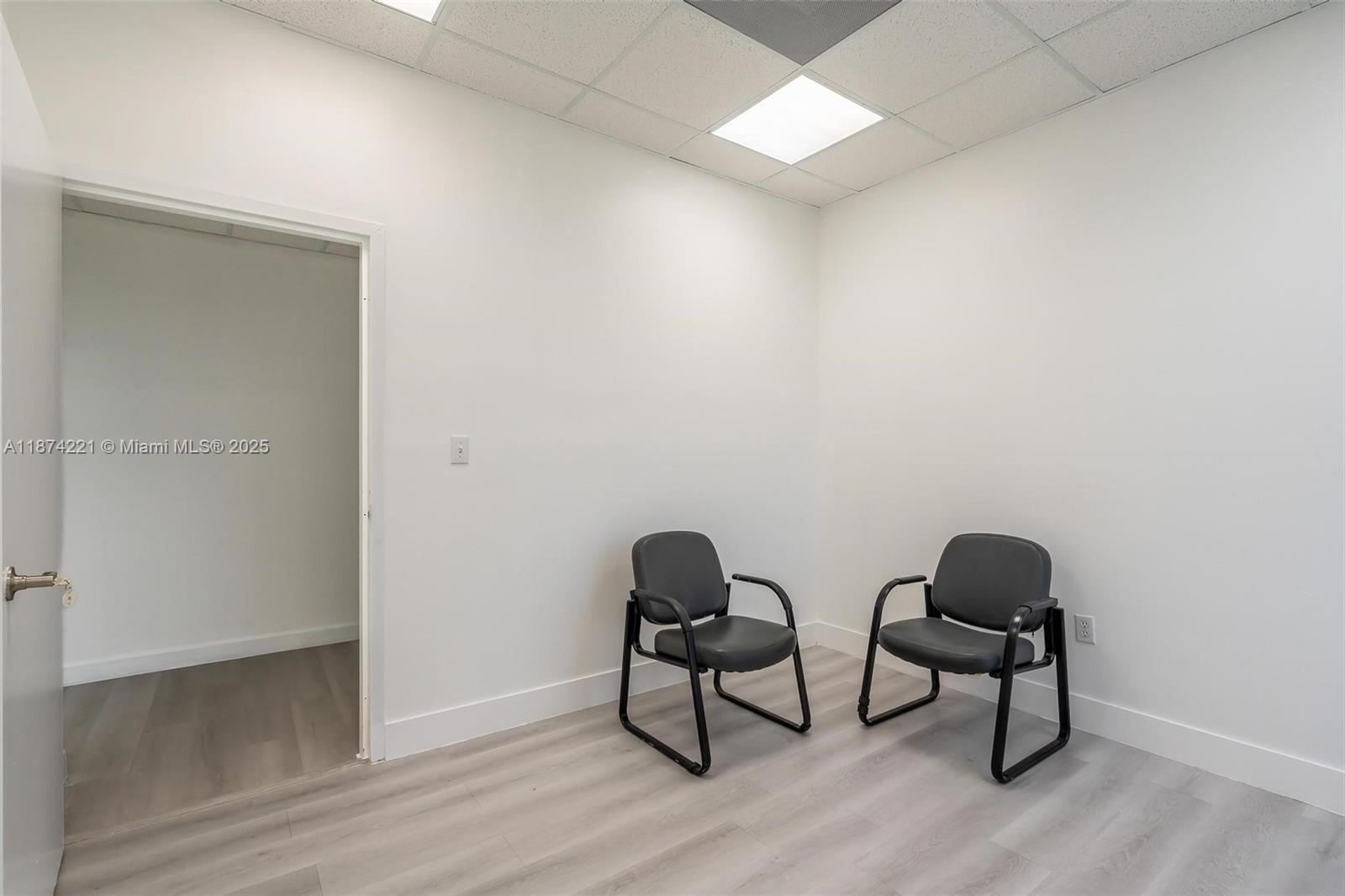 505  /   sq. ft. $ 2025-09-08 0 Photo