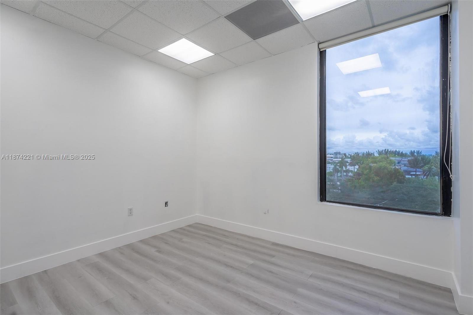 505  /   sq. ft. $ 2025-09-08 0 Photo