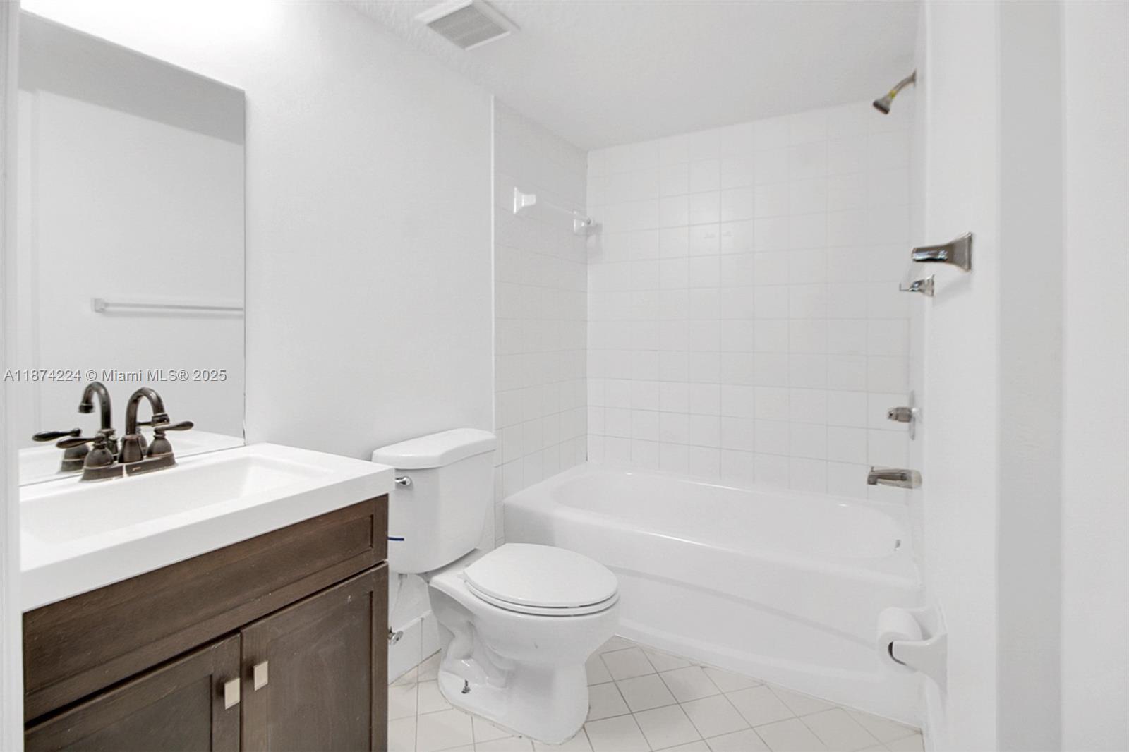 See details 103 2 / 2 822 sq. ft. $ 2025-09-08 0 Photo