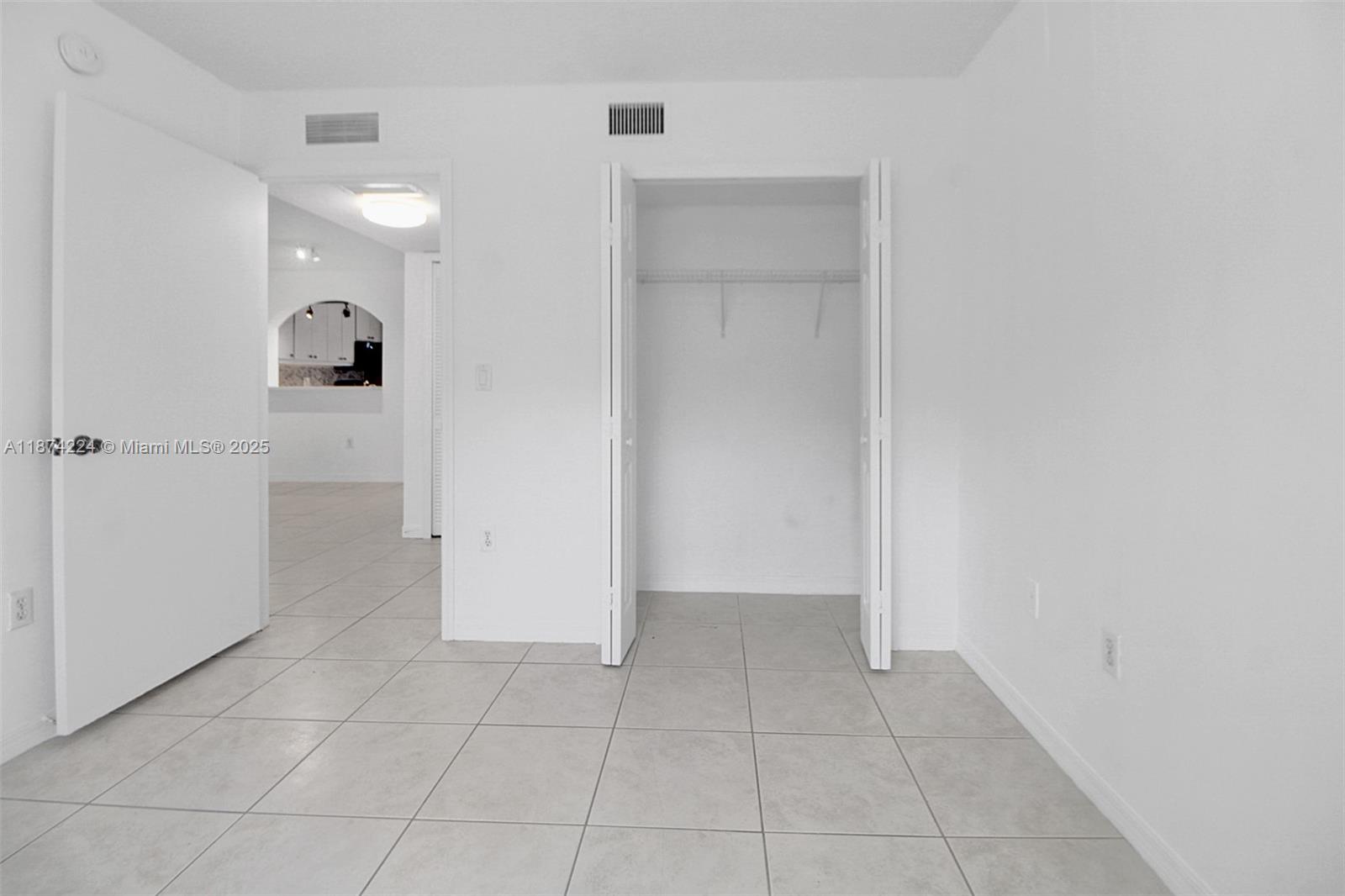See details 103 2 / 2 822 sq. ft. $ 2025-09-08 0 Photo