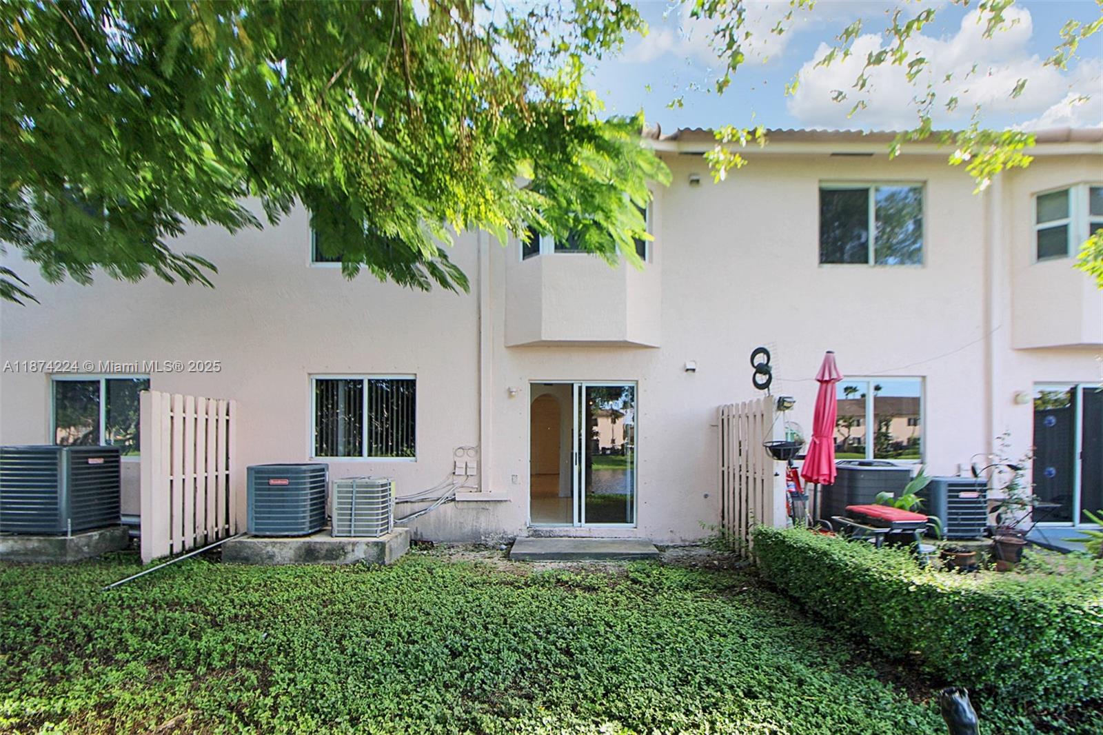 See details 103 2 / 2 822 sq. ft. $ 2025-09-08 0 Photo