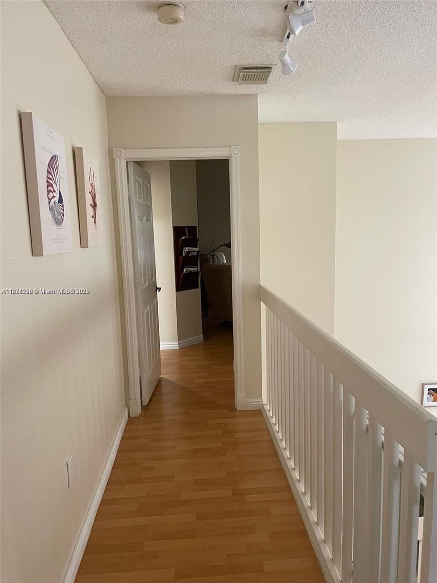 Photo of 1095 Weeping Willow Way  (1095), Hollywood, Florida, 33019 - 