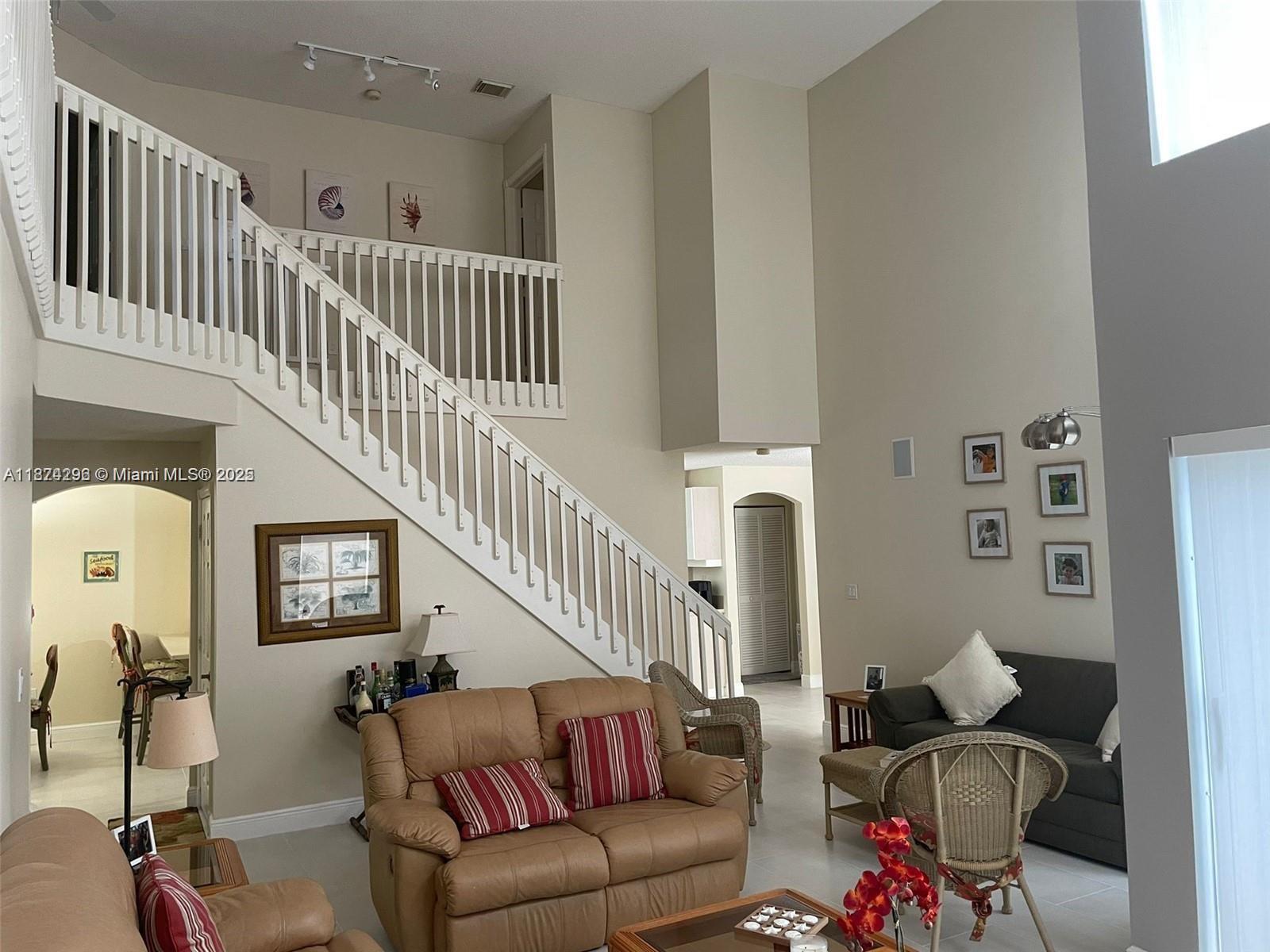 Photo of 1095 Weeping Willow Way  (1095), Hollywood, Florida, 33019 - 
