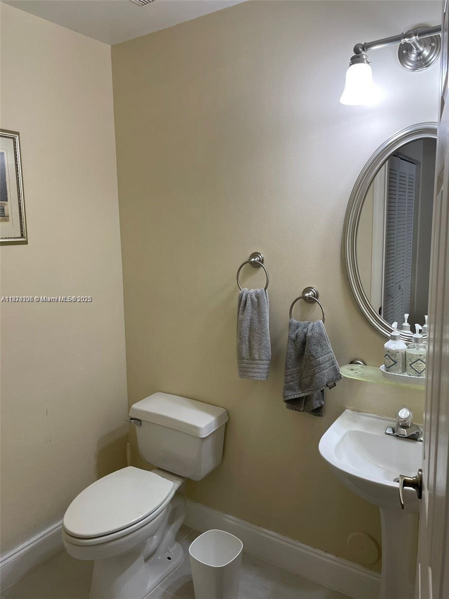 Photo of 1095 Weeping Willow Way  (1095), Hollywood, Florida, 33019 - 