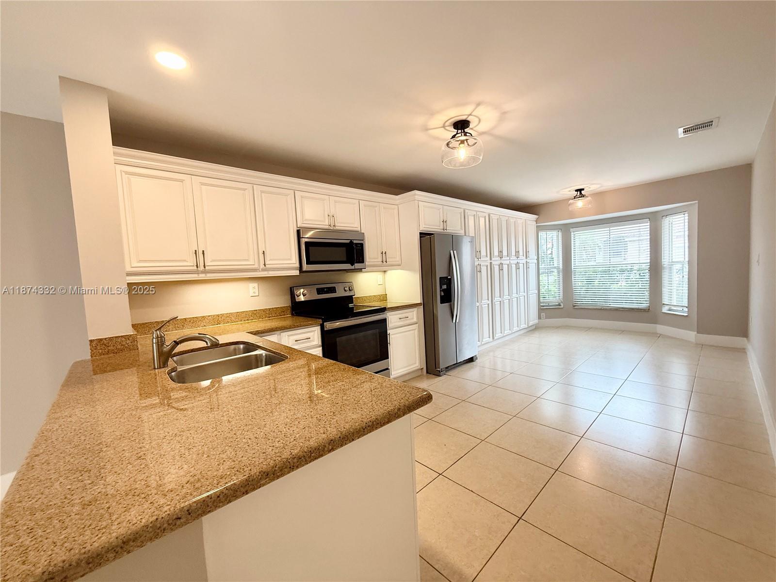 Photo of 1140 Oysterwood St  (1140), Hollywood, Florida, 33019 - 