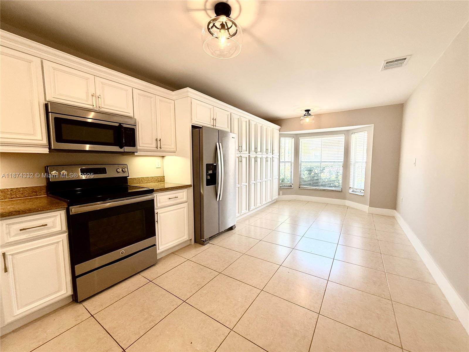Photo of 1140 Oysterwood St  (1140), Hollywood, Florida, 33019 - 