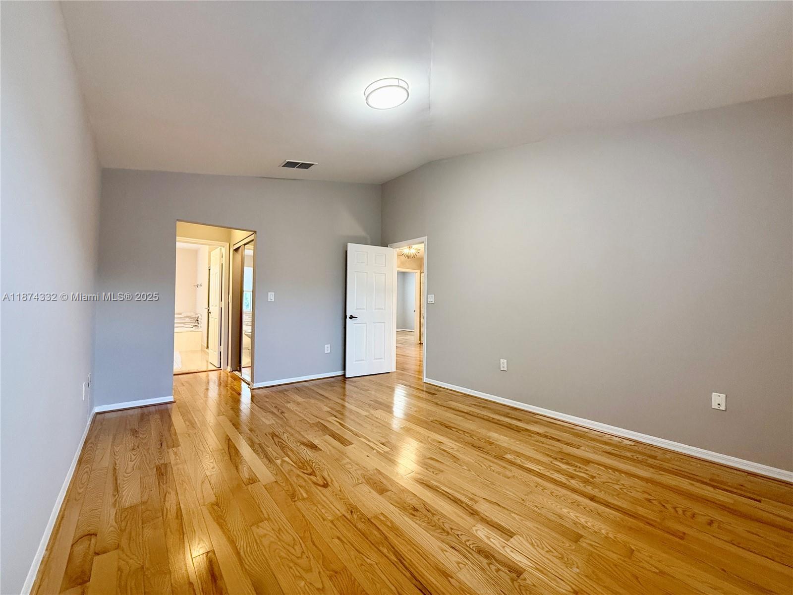 Photo of 1140 Oysterwood St  (1140), Hollywood, Florida, 33019 - 