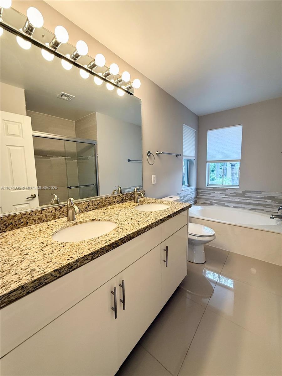 Photo of 1140 Oysterwood St  (1140), Hollywood, Florida, 33019 - 