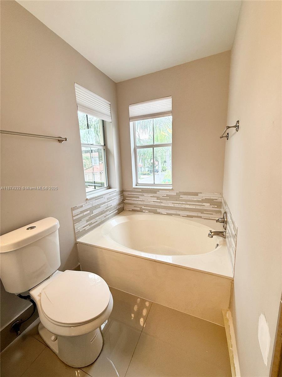 Photo of 1140 Oysterwood St  (1140), Hollywood, Florida, 33019 - 