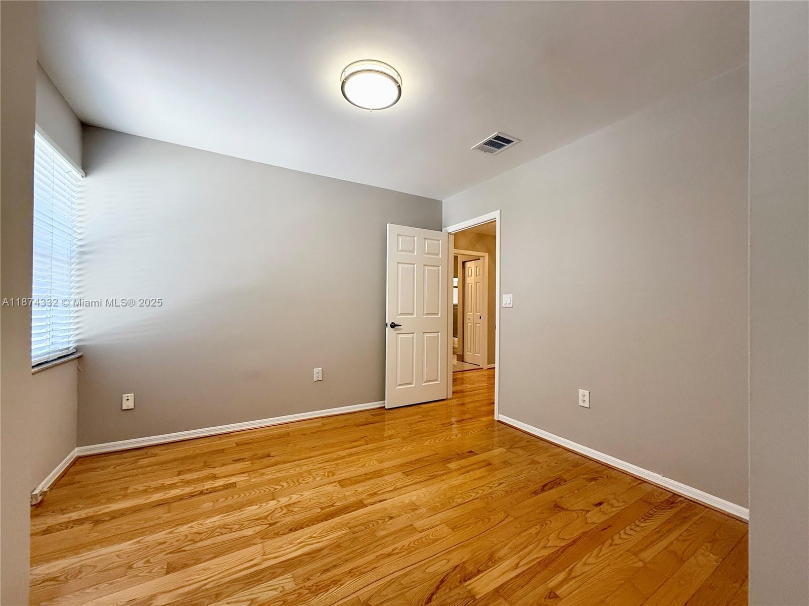 Photo of 1140 Oysterwood St  (1140), Hollywood, Florida, 33019 - 