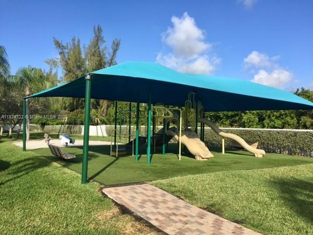 Photo of 1140 Oysterwood St  (1140), Hollywood, Florida, 33019 - 