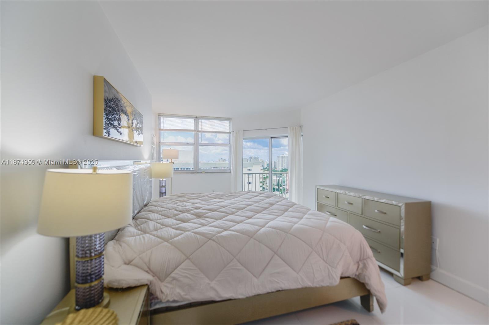 PHA 1 / 2 870 sq. ft. $ 2025-10-01 0 Photo