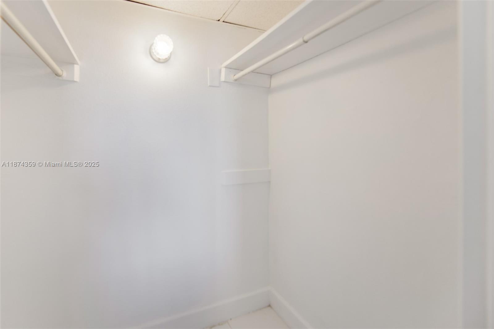 PHA 1 / 2 870 sq. ft. $ 2025-10-01 0 Photo
