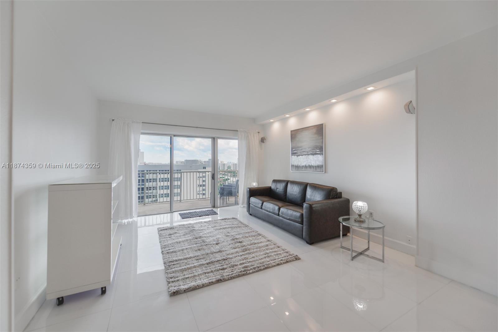 PHA 1 / 2 870 sq. ft. $ 2025-10-01 0 Photo