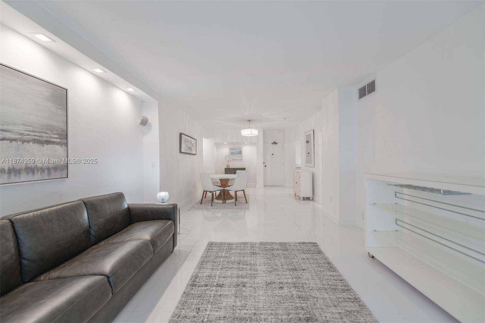 PHA 1 / 2 870 sq. ft. $ 2025-10-01 0 Photo