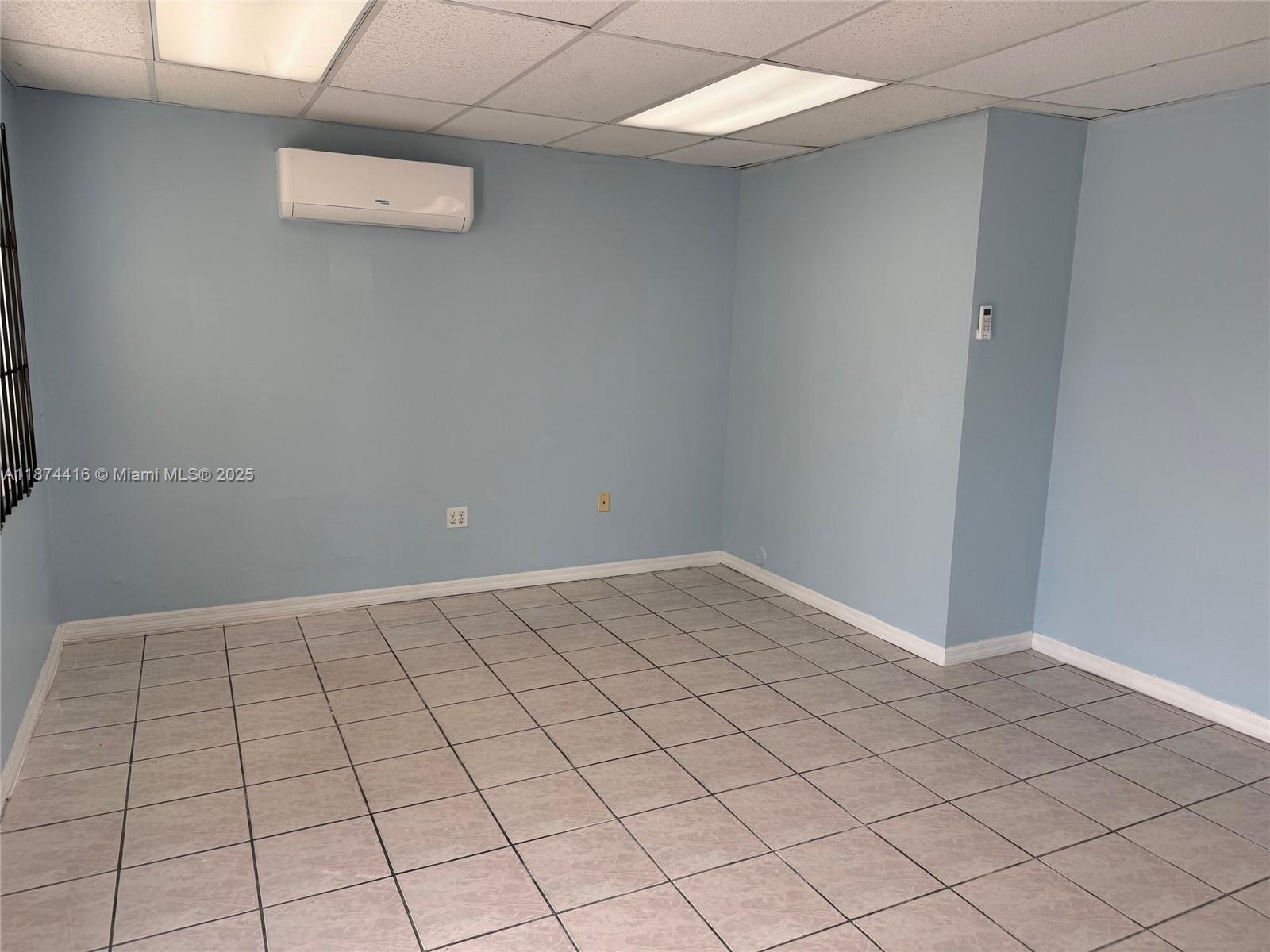 See details 7850 / sq. ft. $ 2025-09-08 0 Photo