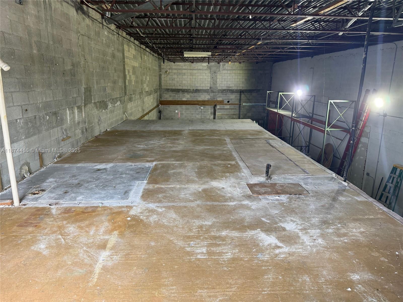 See details 7850 / sq. ft. $ 2025-09-08 0 Photo