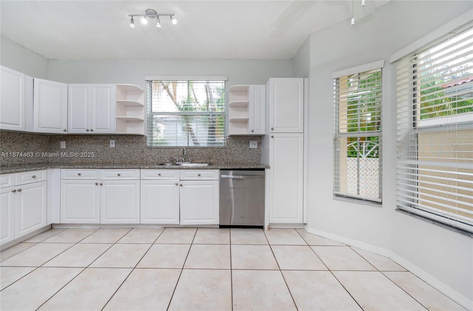 Photo of 1571 Seagrape Way  (1571), Hollywood, Florida, 33019 - 