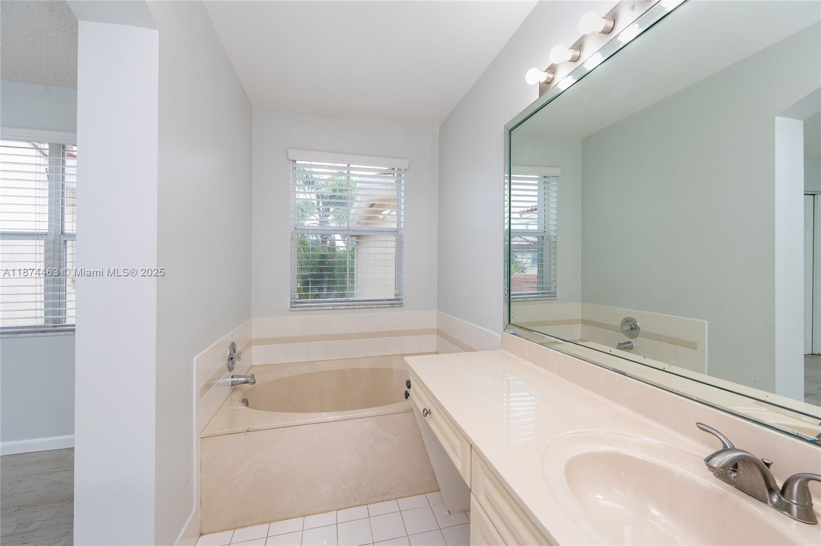 Photo of 1571 Seagrape Way  (1571), Hollywood, Florida, 33019 - 