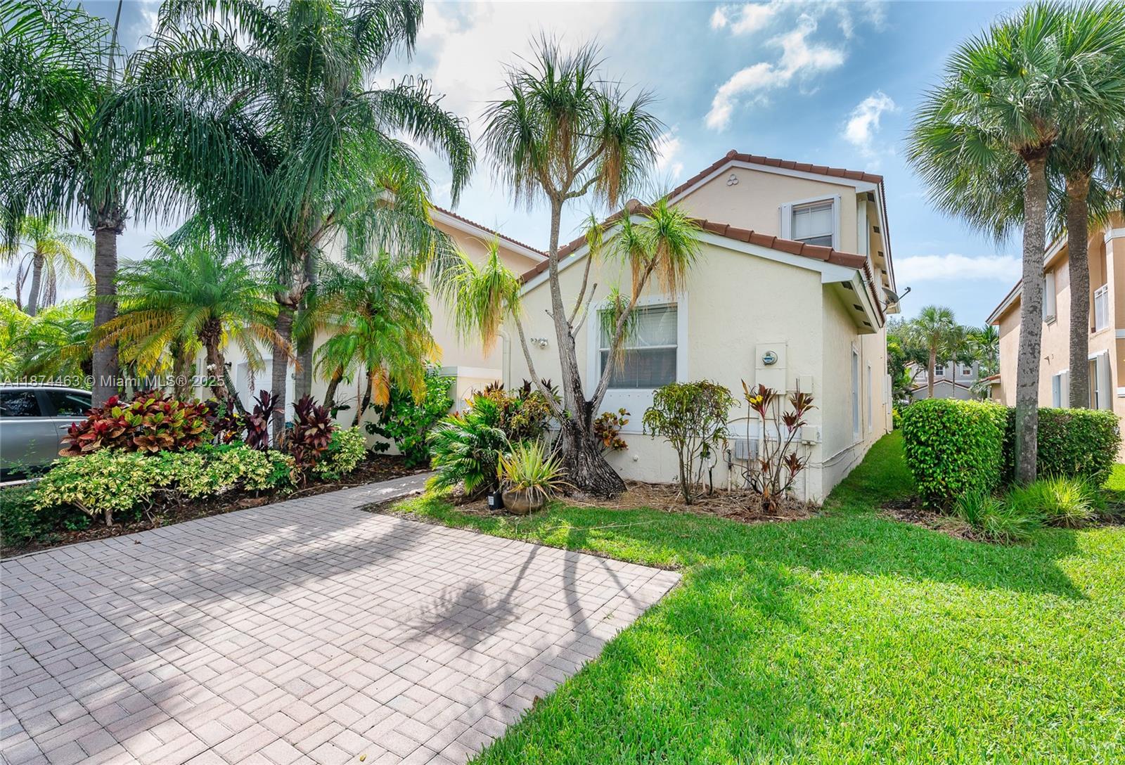 Photo of 1571 Seagrape Way  (1571), Hollywood, Florida, 33019 - 