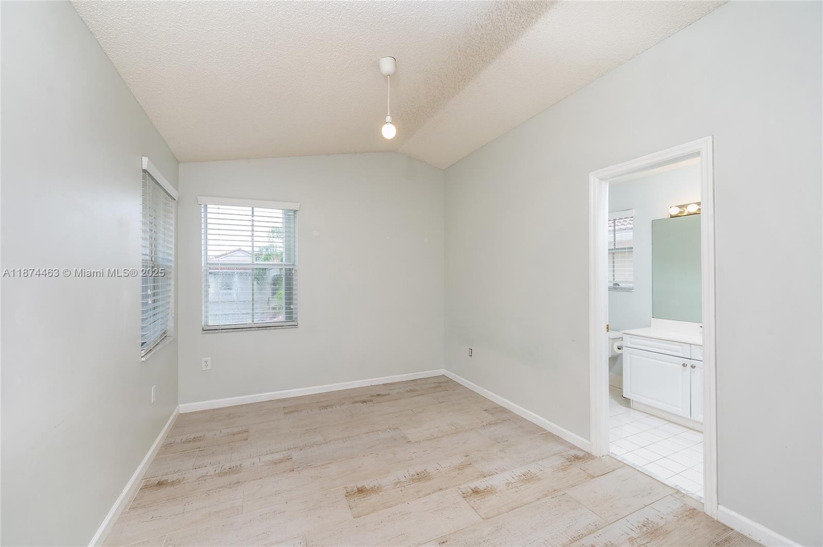 Photo of 1571 Seagrape Way  (1571), Hollywood, Florida, 33019 - 