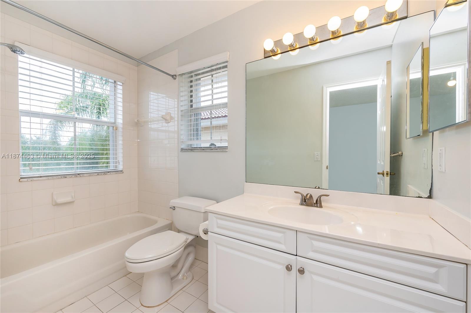 Photo of 1571 Seagrape Way  (1571), Hollywood, Florida, 33019 - 