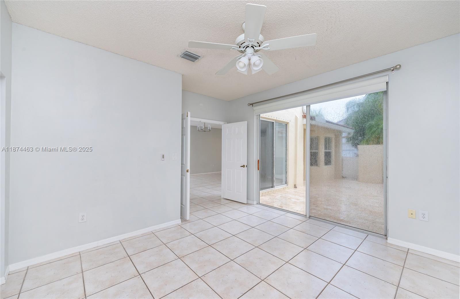 Photo of 1571 Seagrape Way  (1571), Hollywood, Florida, 33019 - 