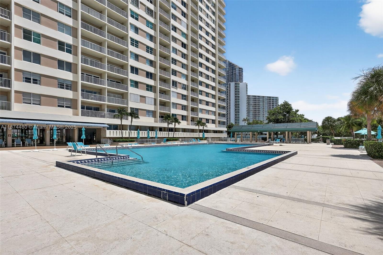 1009 1 / 2 762 sq. ft. $ 2025-09-08 0 Photo
