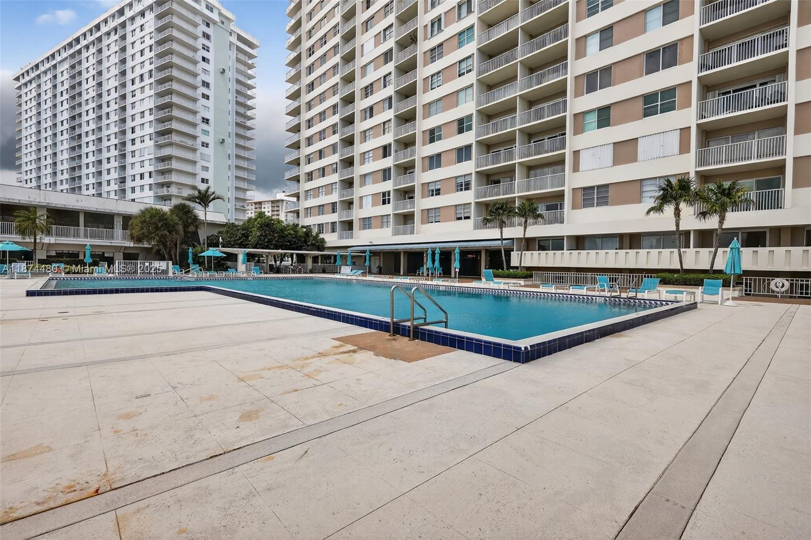 1009 1 / 2 762 sq. ft. $ 2025-09-08 0 Photo