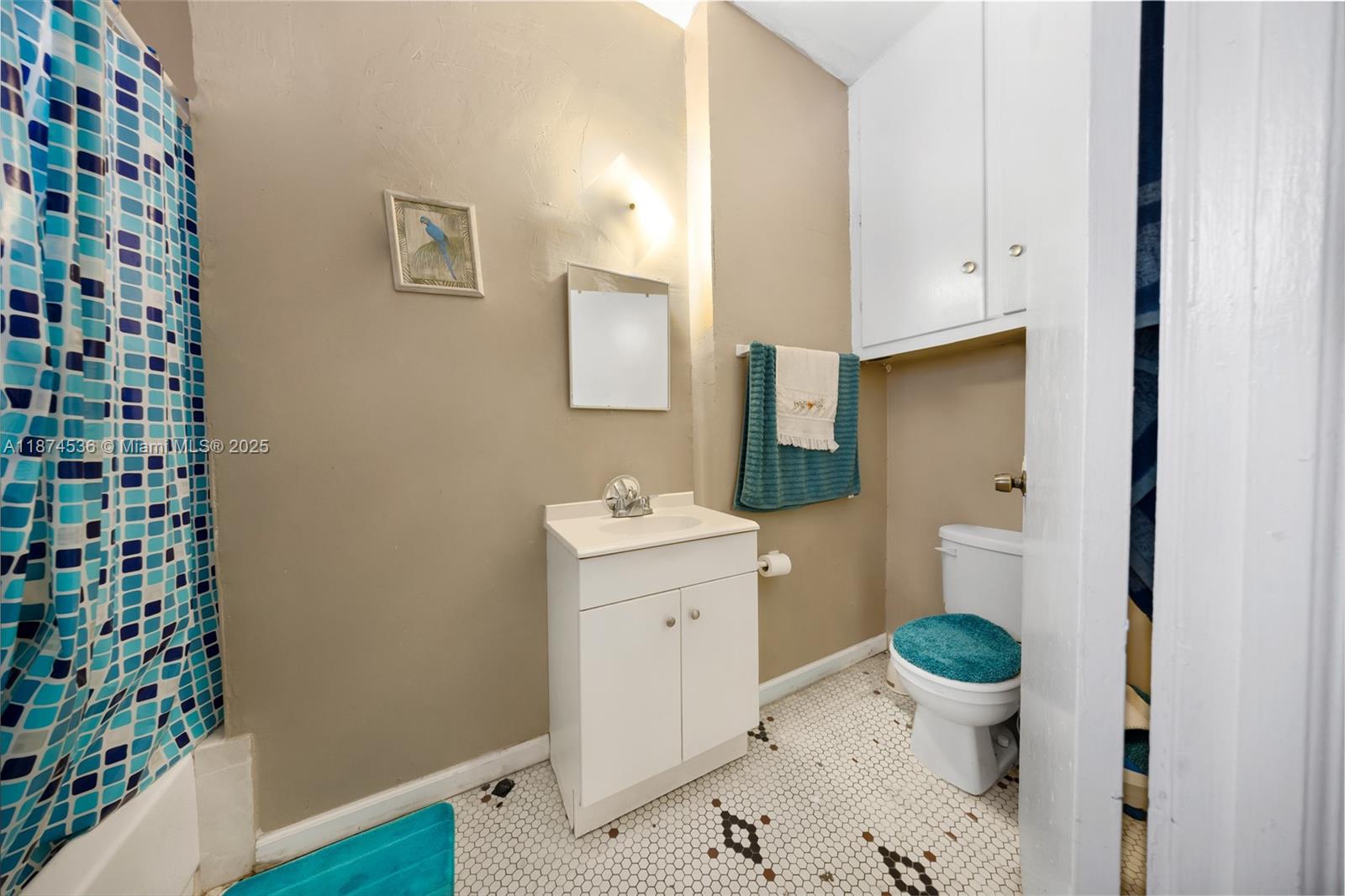   /   sq. ft. $ 2025-09-08 0 foto