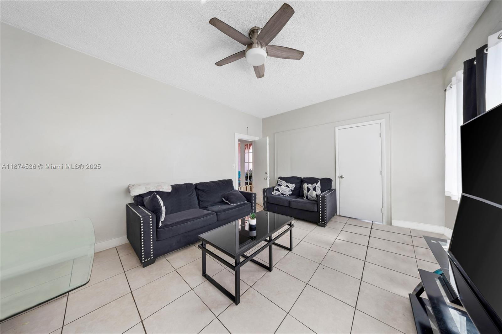   /   sq. ft. $ 2025-09-08 0 foto