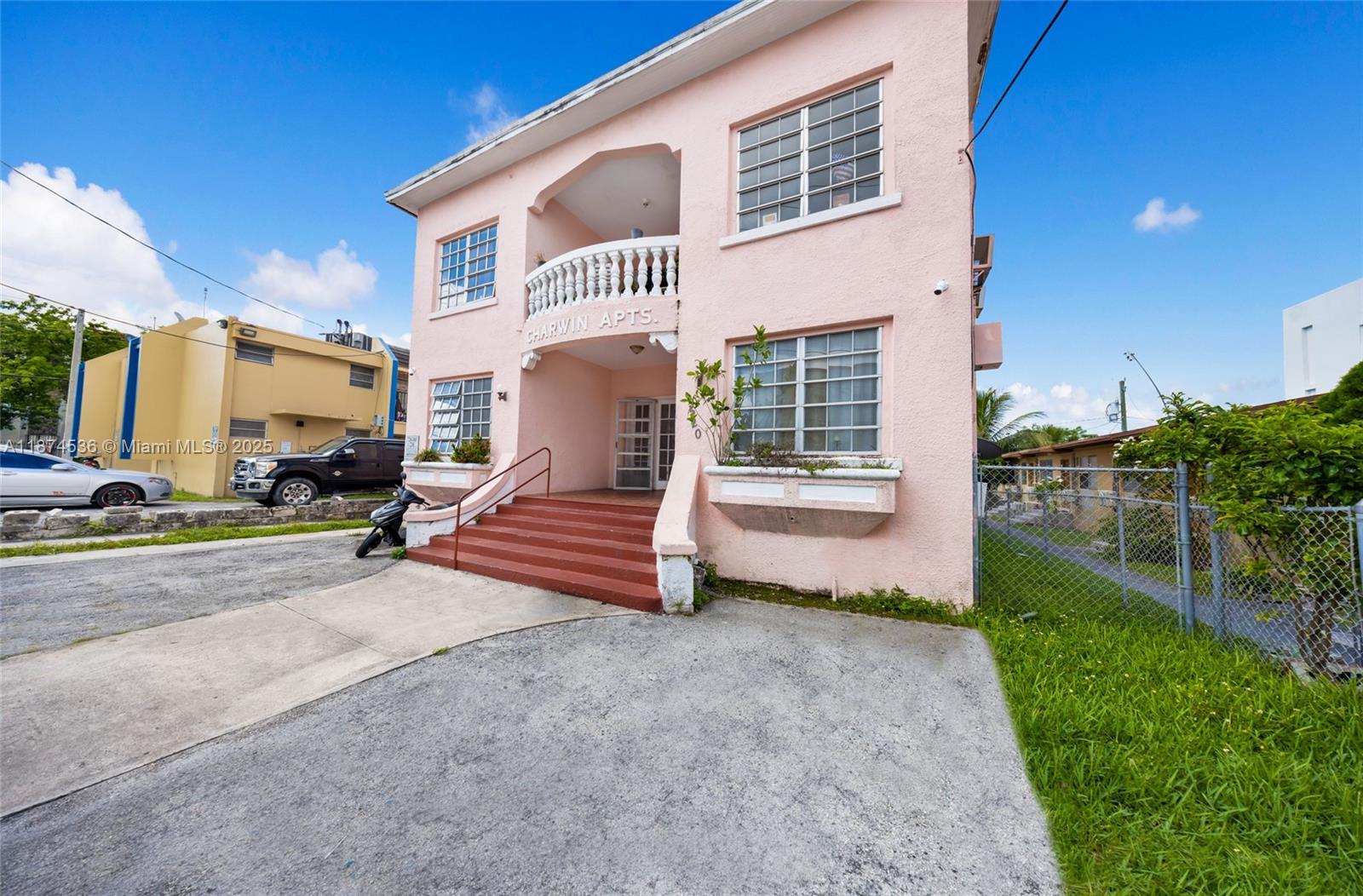   /   sq. ft. $ 2025-09-08 0 foto