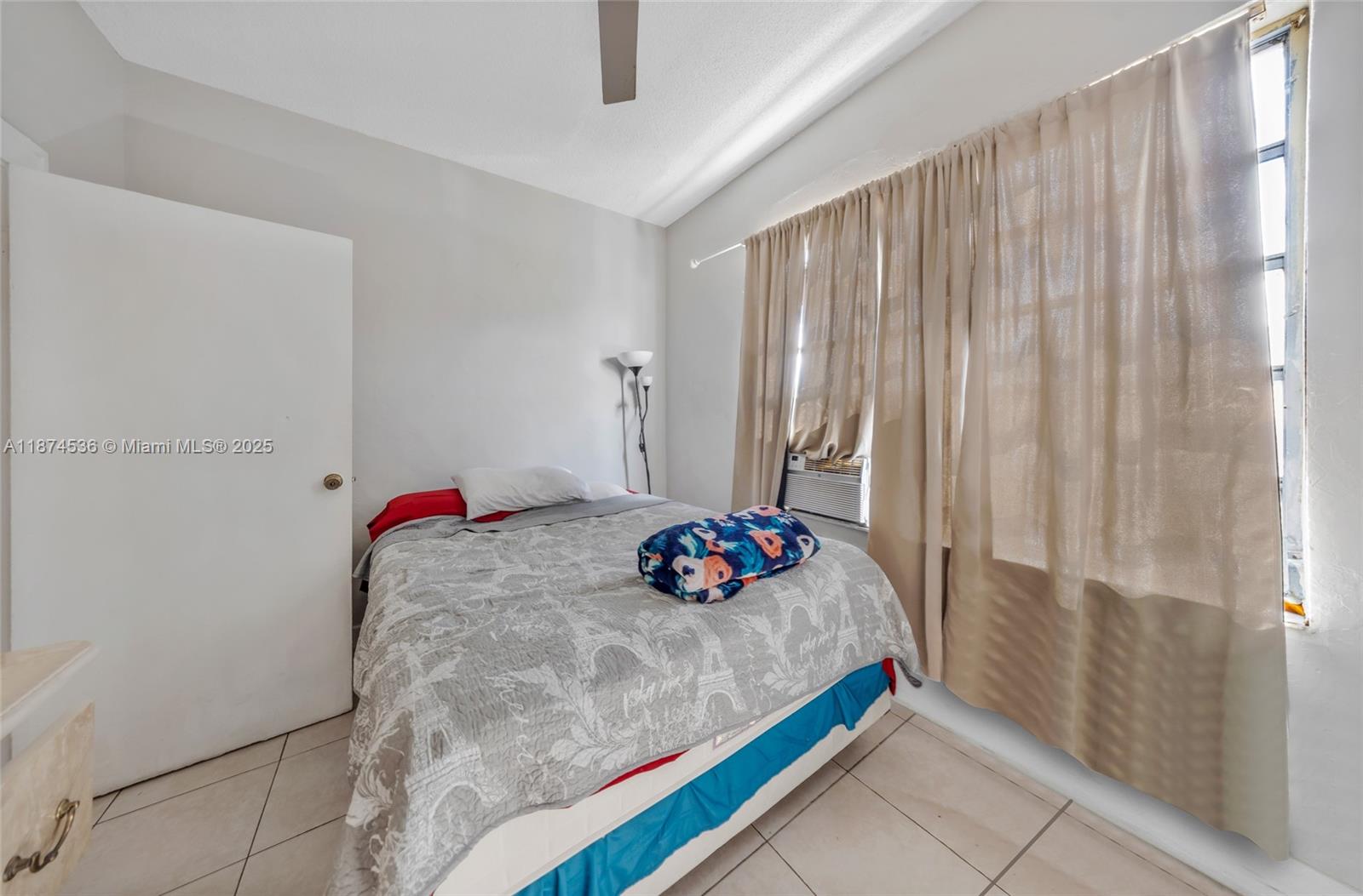   /   sq. ft. $ 2025-09-08 0 foto