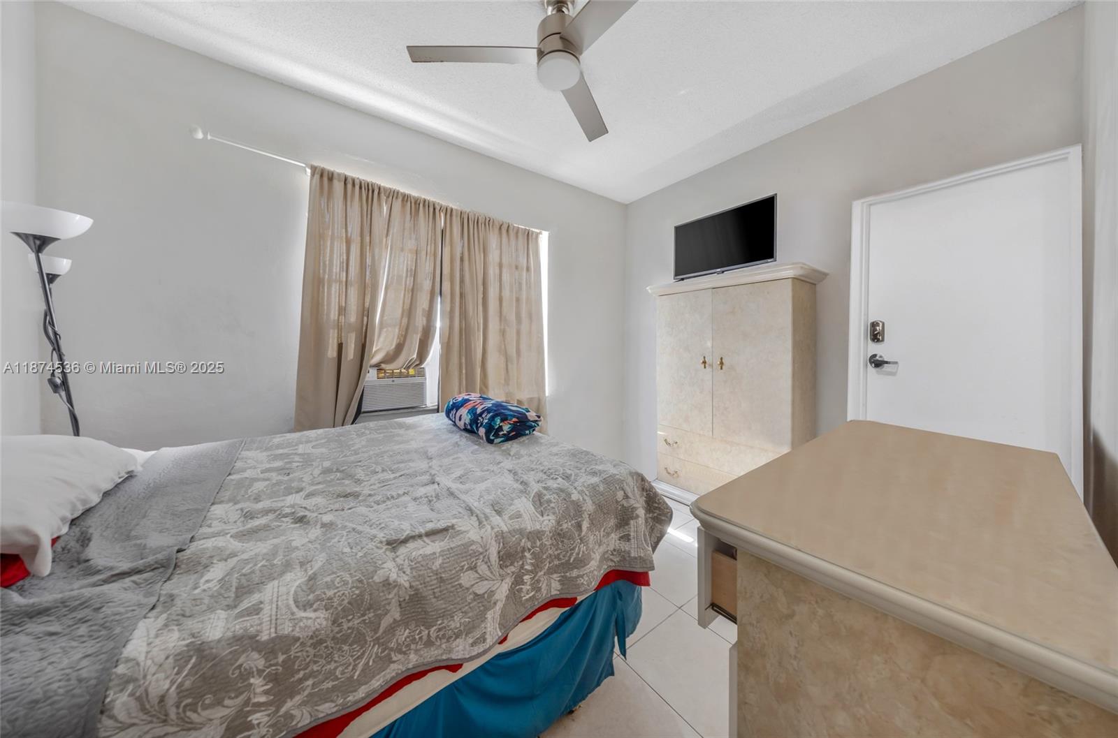   /   sq. ft. $ 2025-09-08 0 foto
