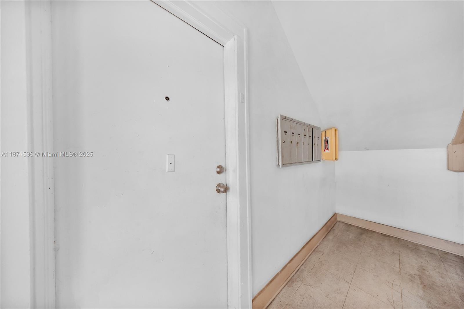   /   sq. ft. $ 2025-09-08 0 foto