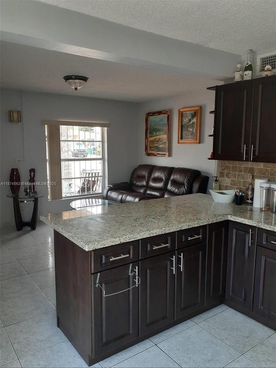 Ver detalles / 1553 sq. ft. $ 2025-09-08 0 foto
